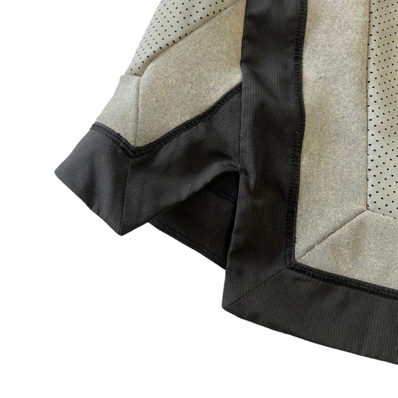 LULULEMON | Light It Up Reflective Skirt - Picture 3 of 8